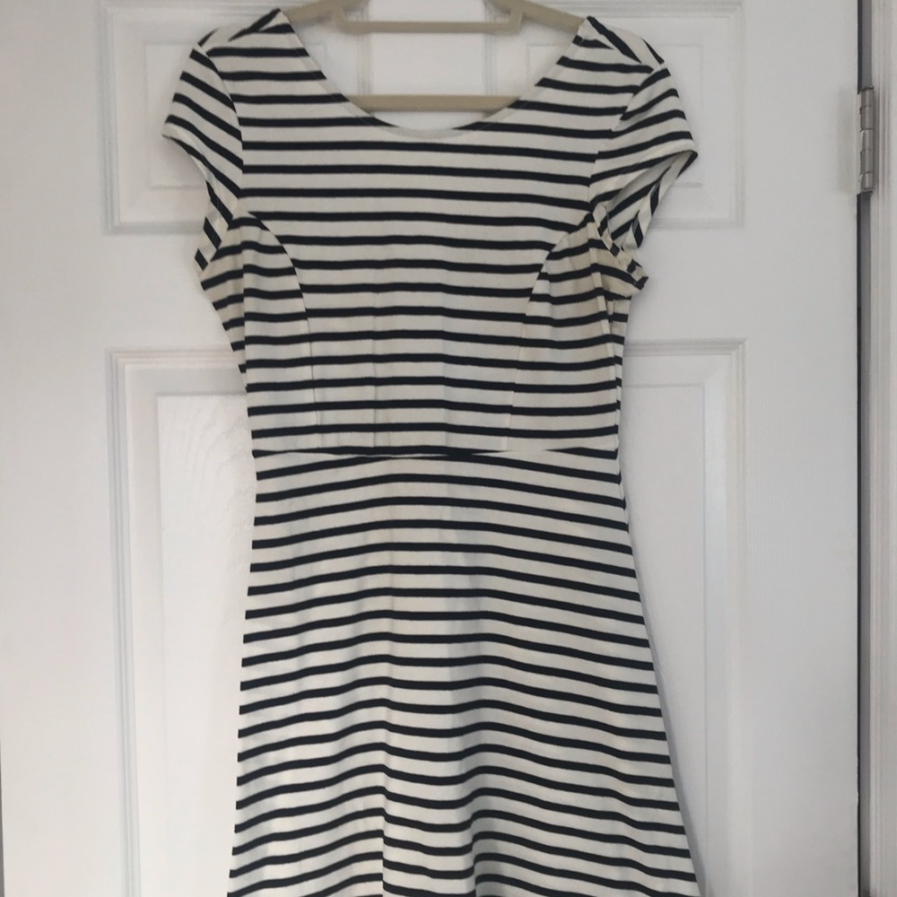 Aline strip dress. Cotton, Lycra. Low scoop back